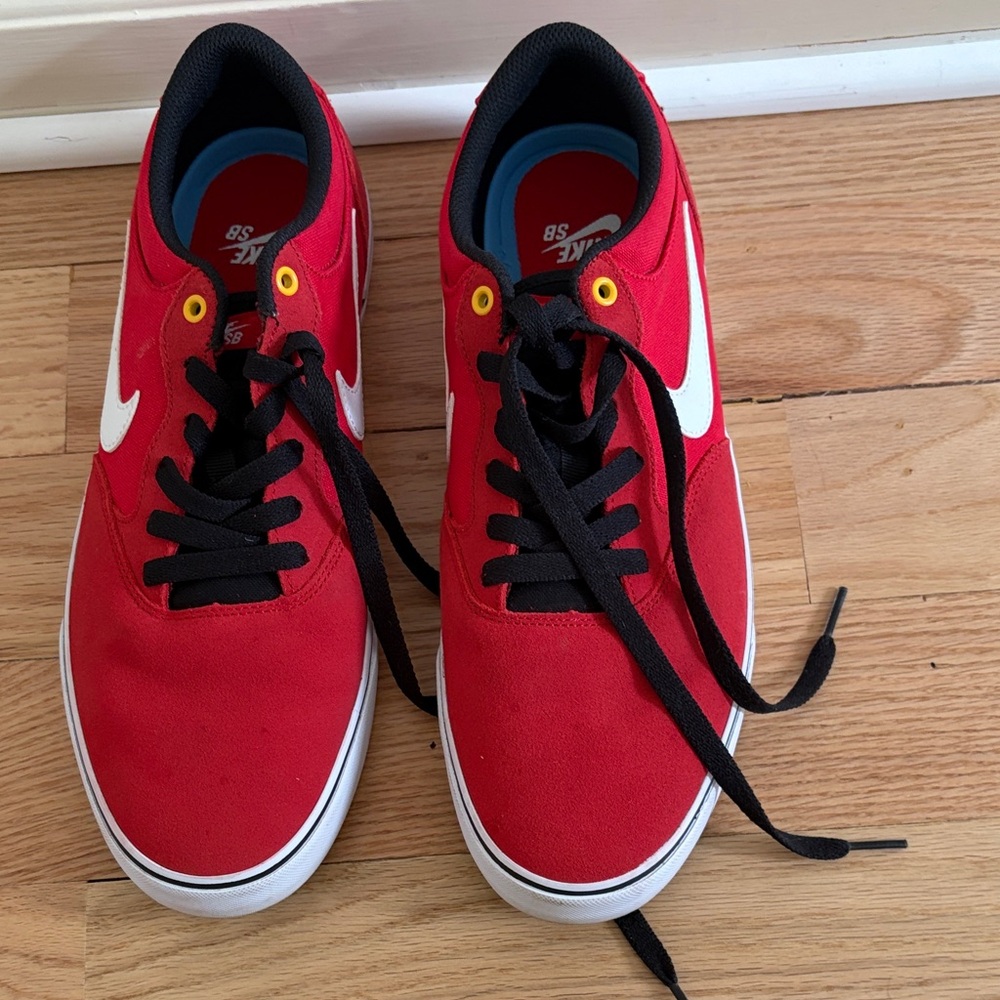Nike Men's Red and Black Sneakers